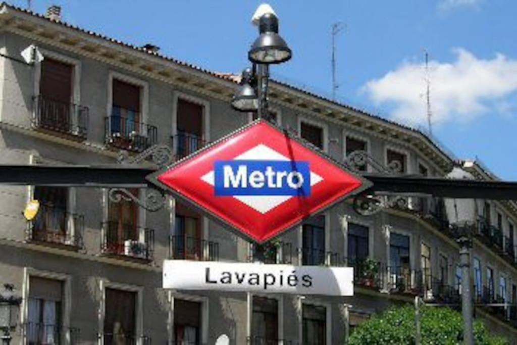 En El Corazon De Madrid, Museos Apartment ภายนอก รูปภาพ