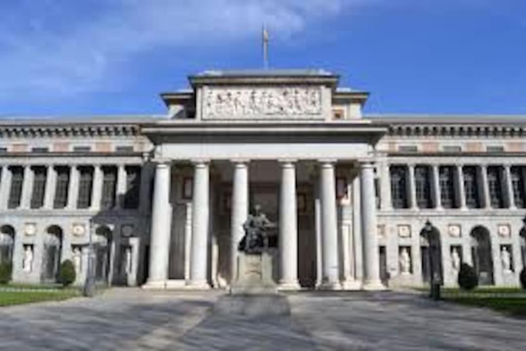 En El Corazon De Madrid, Museos Apartment ภายนอก รูปภาพ