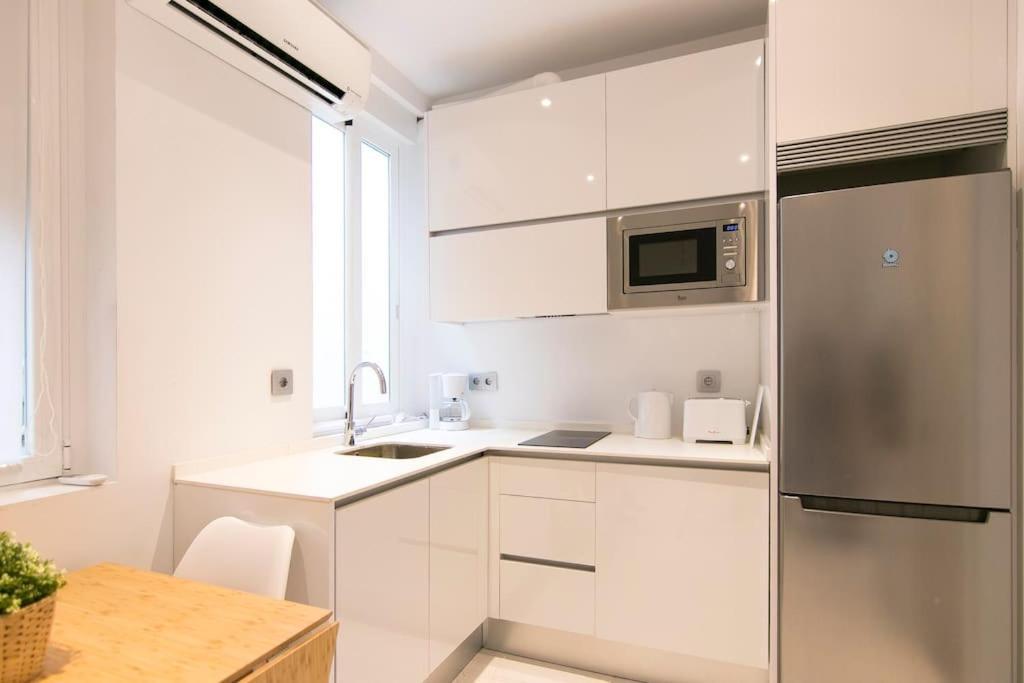 En El Corazon De Madrid, Museos Apartment ภายนอก รูปภาพ