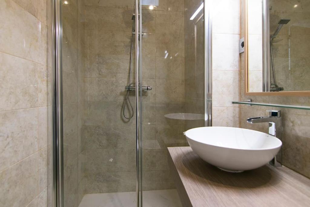 En El Corazon De Madrid, Museos Apartment ภายนอก รูปภาพ